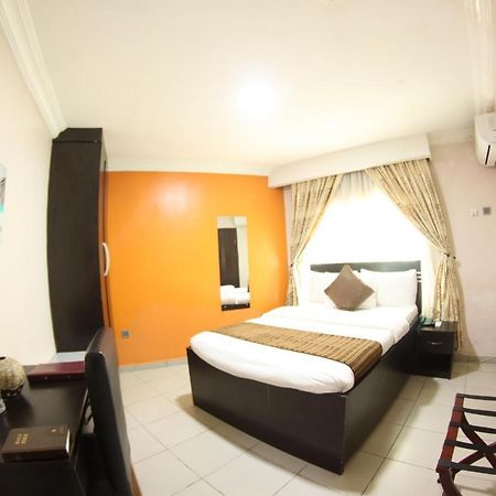 Abeokuta Celia'S Suites מראה חיצוני תמונה