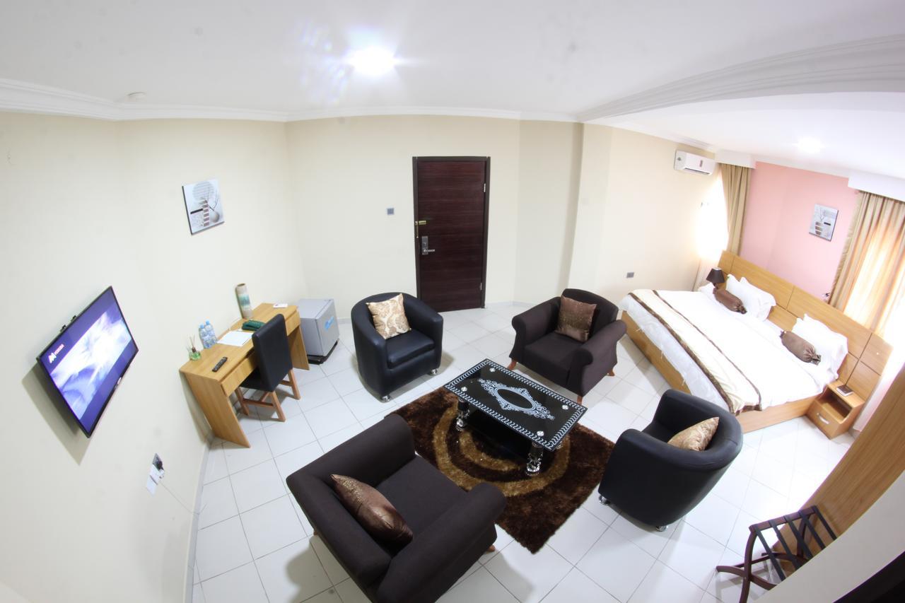 Abeokuta Celia'S Suites מראה חיצוני תמונה