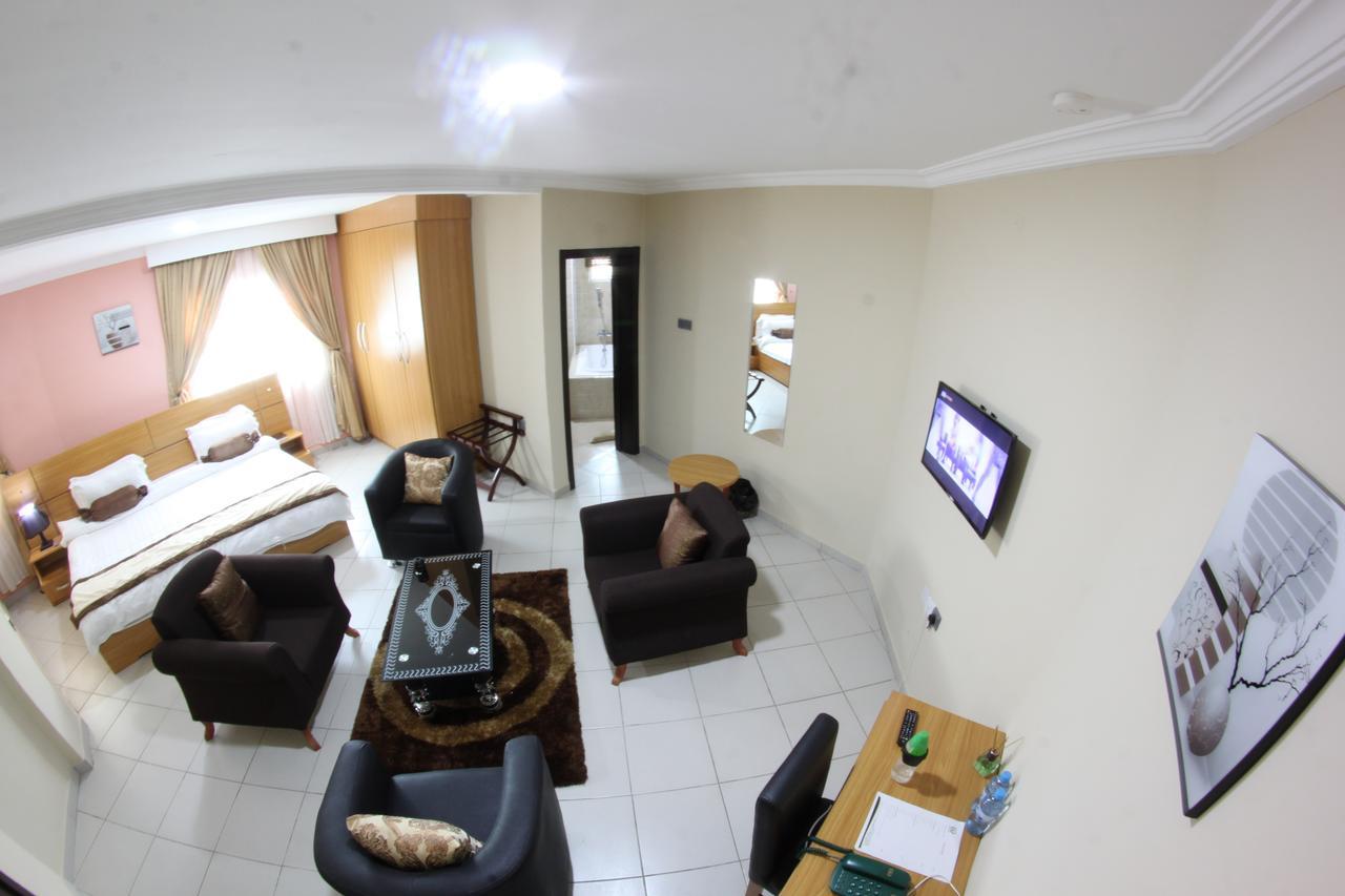 Abeokuta Celia'S Suites מראה חיצוני תמונה