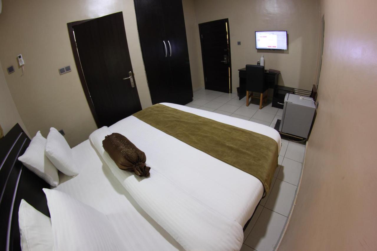 Abeokuta Celia'S Suites מראה חיצוני תמונה