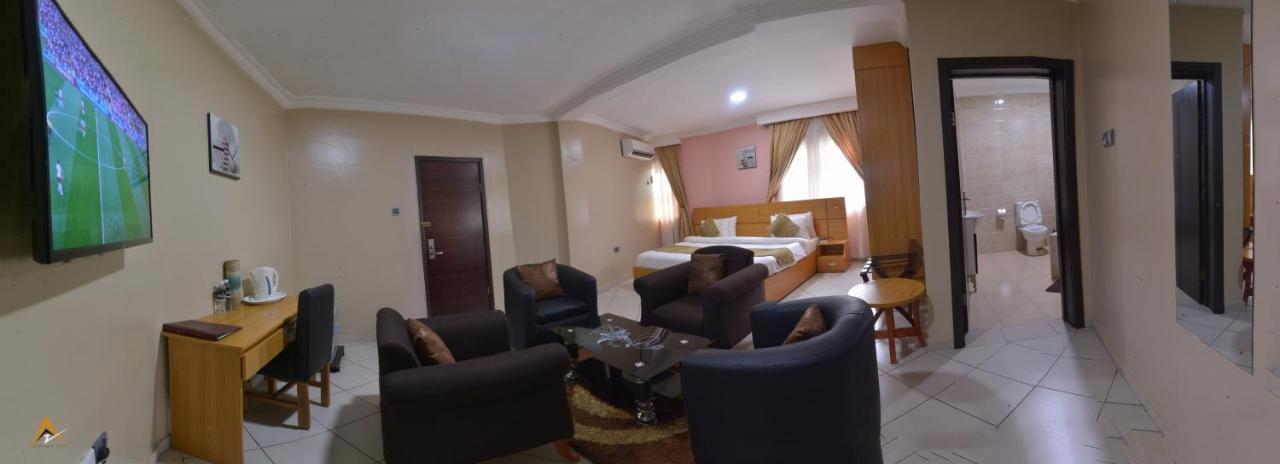 Abeokuta Celia'S Suites מראה חיצוני תמונה